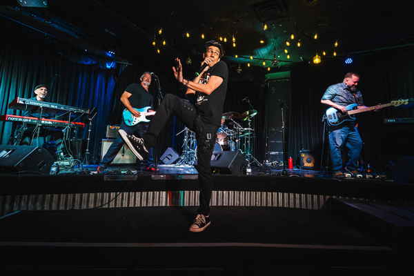Las Vegas cover band performing onstage at an event | Altus Entertainment